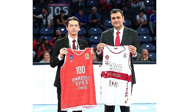 Anadolu Efes, cumhuriyet'imizin 100.yılını taraftarlarıyla kutladı
