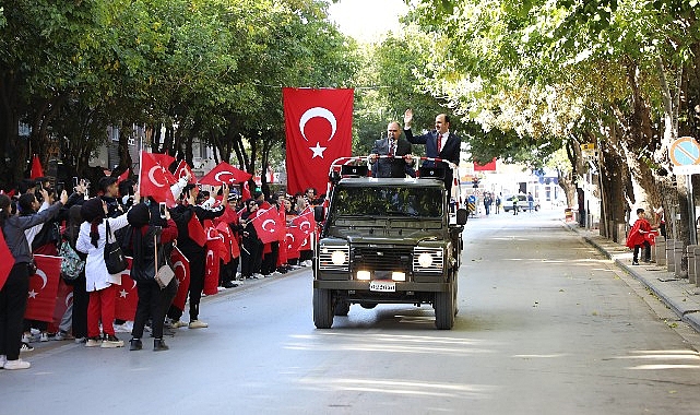 Konya Büyükşehir Konya'nın Caddelerini Şanlı Bayrağımızla Donattı