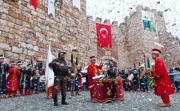 Bursa için şenlik zamanı 19. Osman Gazi'yi Anma ve Bursa'nın Fetih Şenlikleri Başlıyor Bursa'yı fetih coşkusu saracak