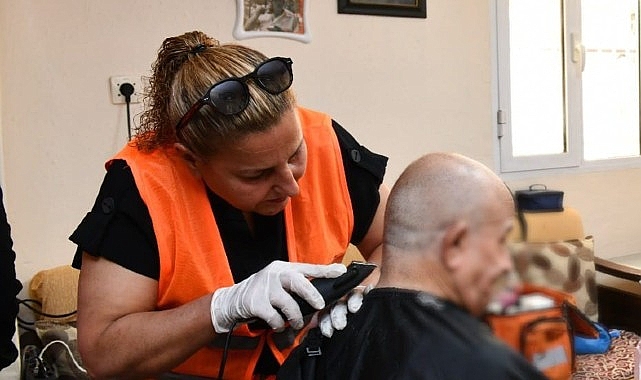 Çiğli'de Kişisel Bakım Hizmeti Yüzleri Güldürüyor